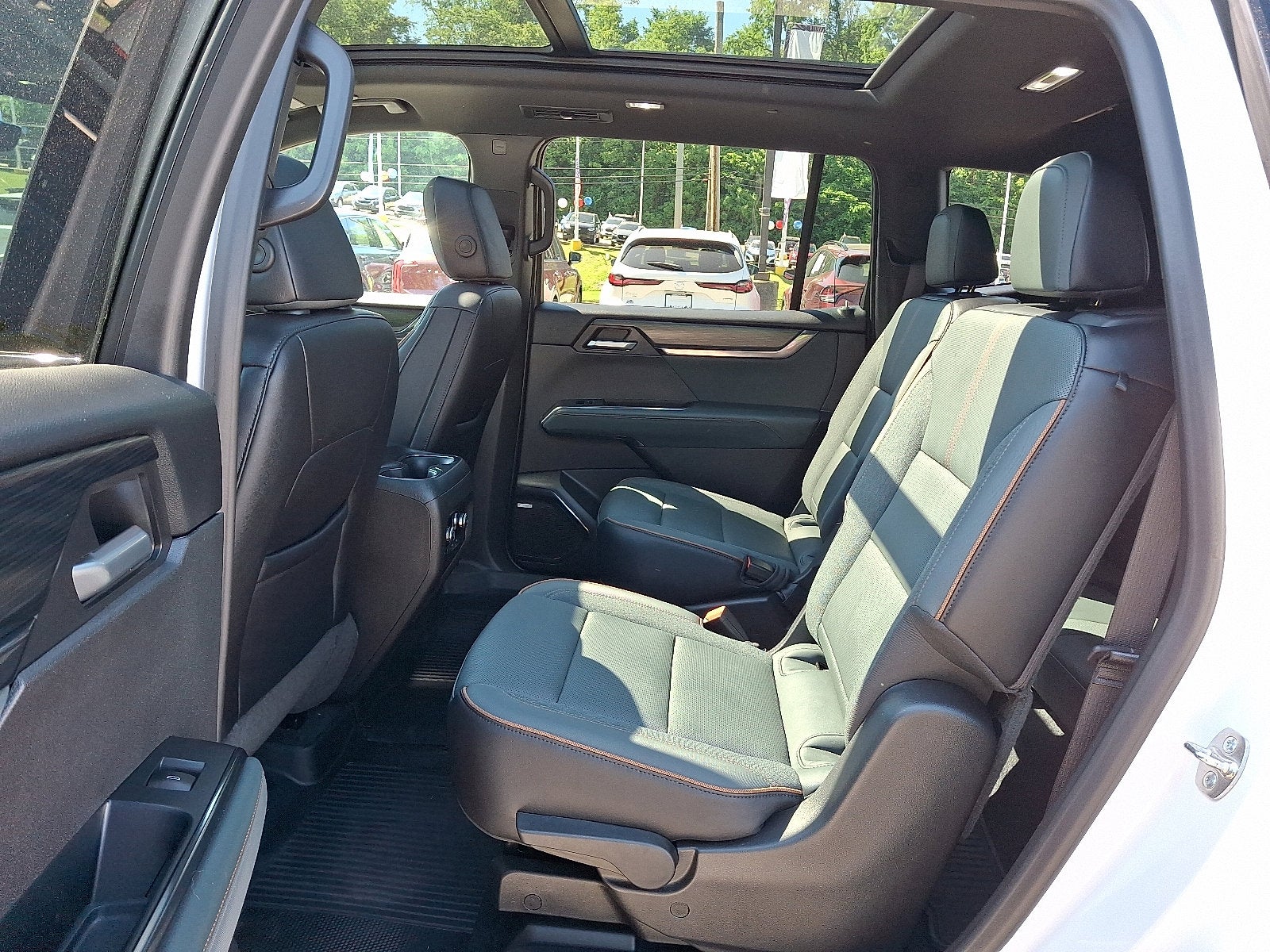 2025 GMC Acadia AWD AT4