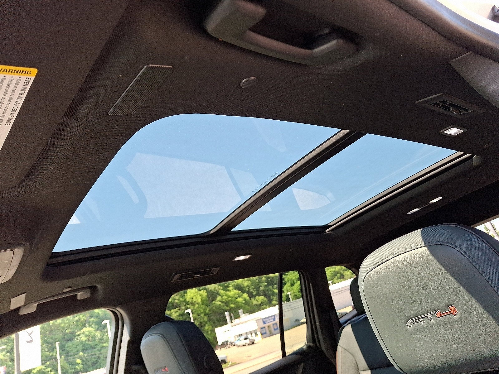 2025 GMC Acadia AWD AT4