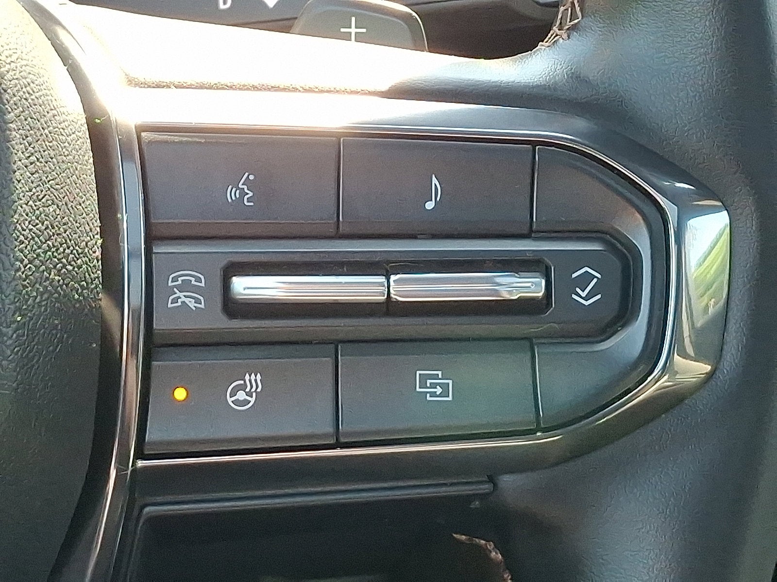 2025 GMC Acadia AWD AT4