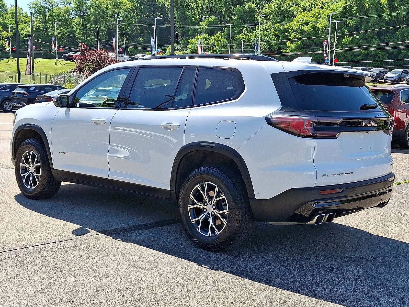 2025 GMC Acadia AWD AT4
