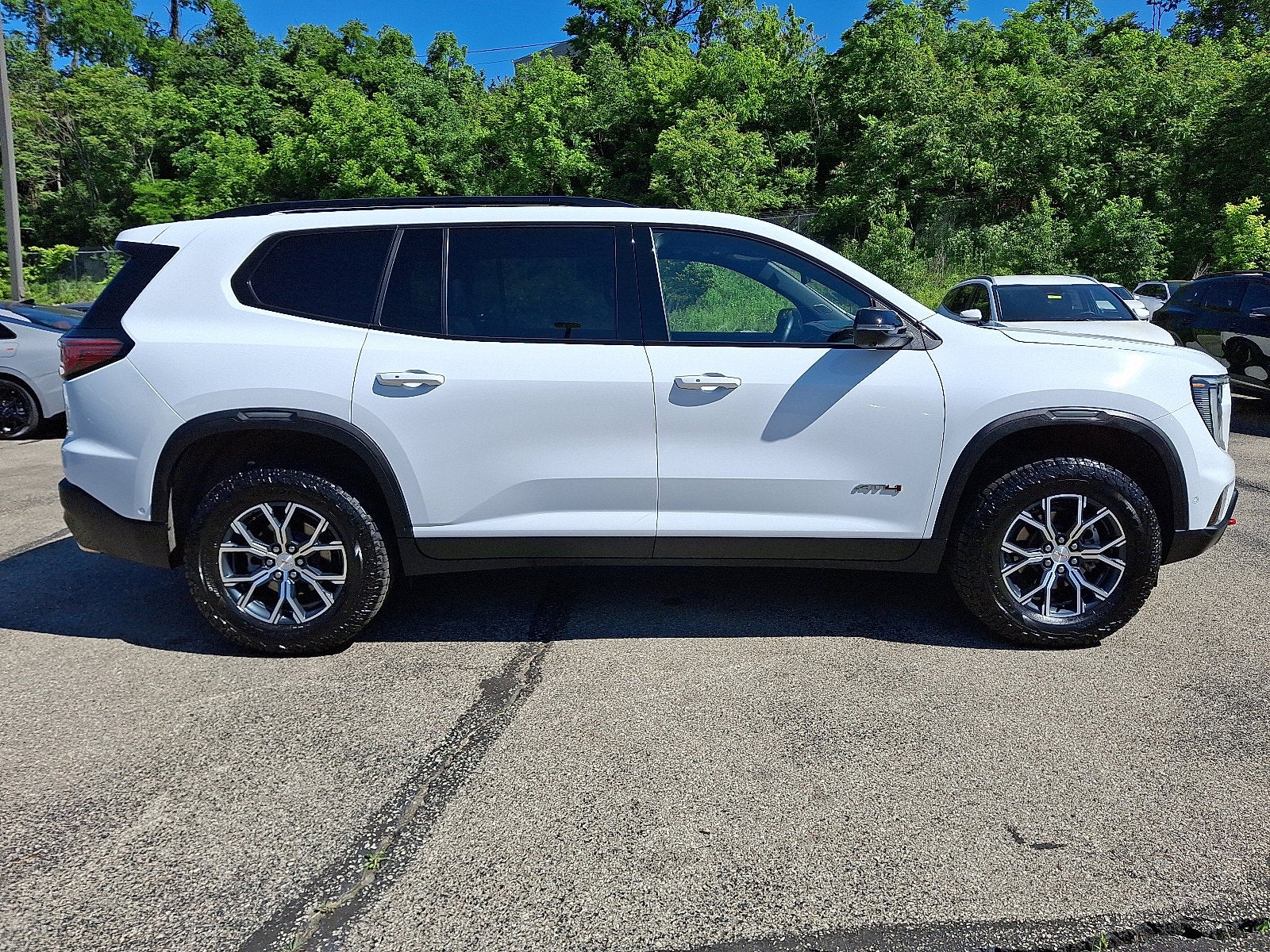 2025 GMC Acadia AWD AT4