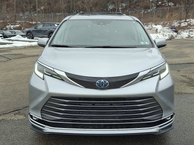 2021 Toyota Sienna Base