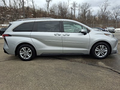 2021 Toyota Sienna Base