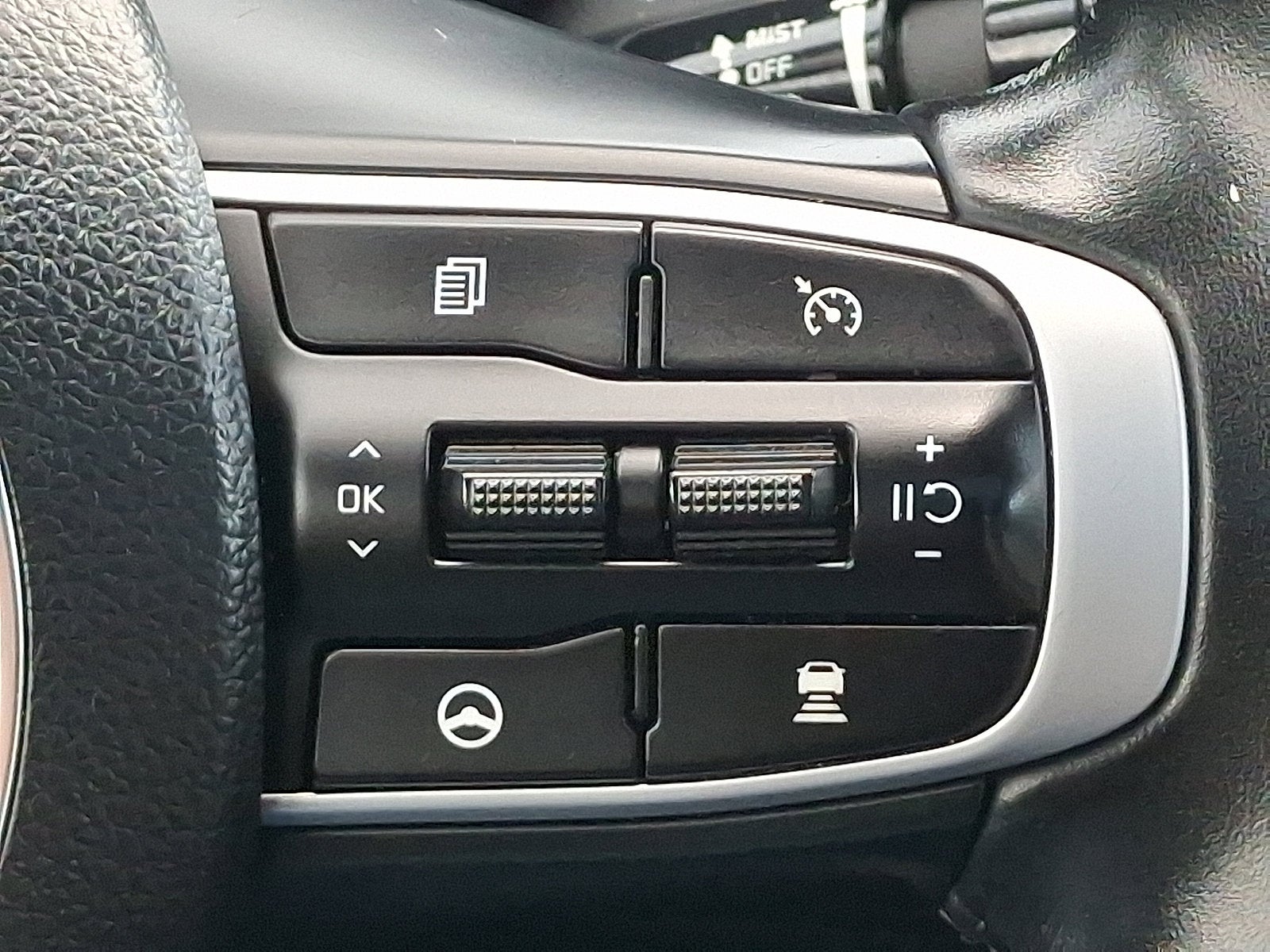 2023 Kia K5 EX
