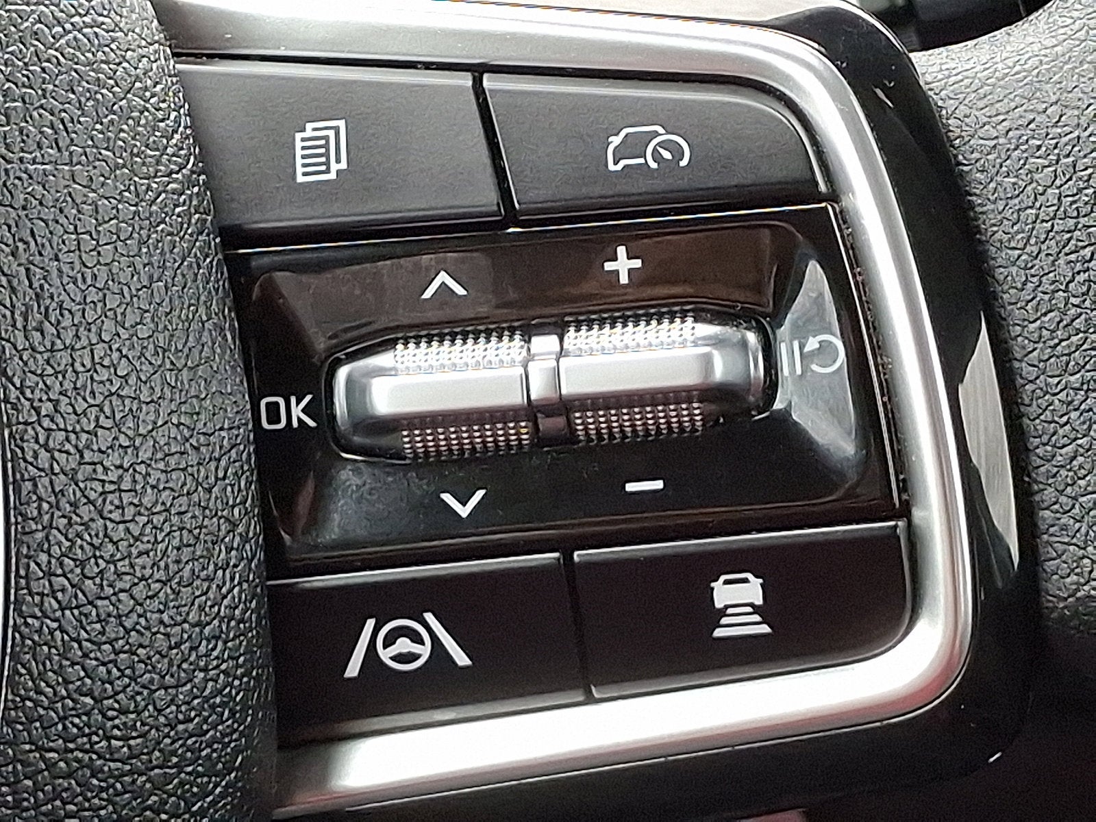 2024 Kia Sorento LX