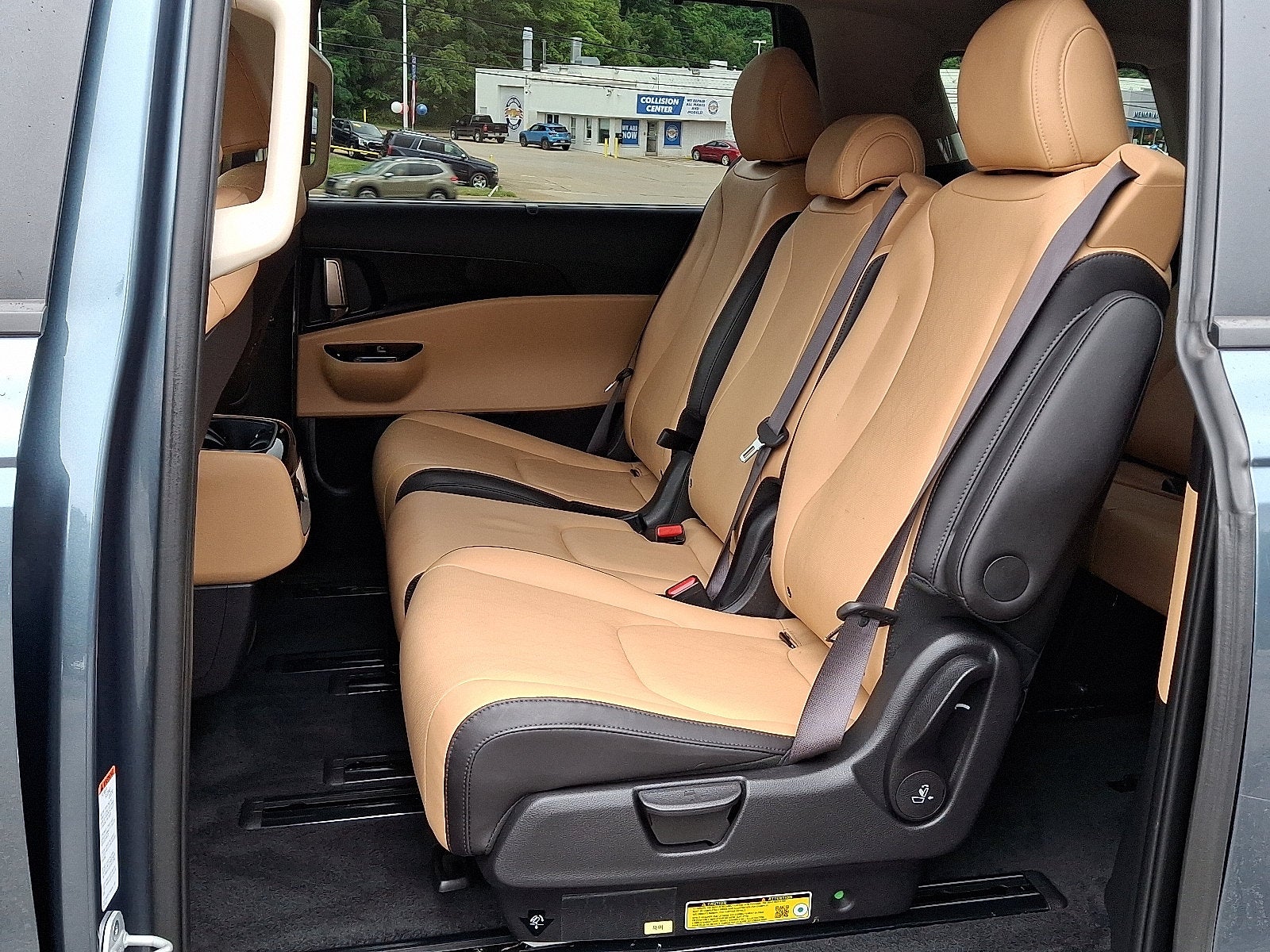 2024 Kia Carnival EX