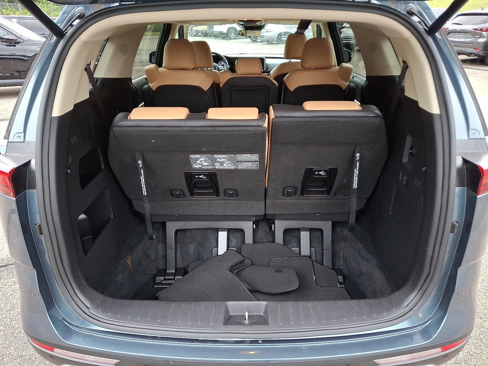 2024 Kia Carnival EX