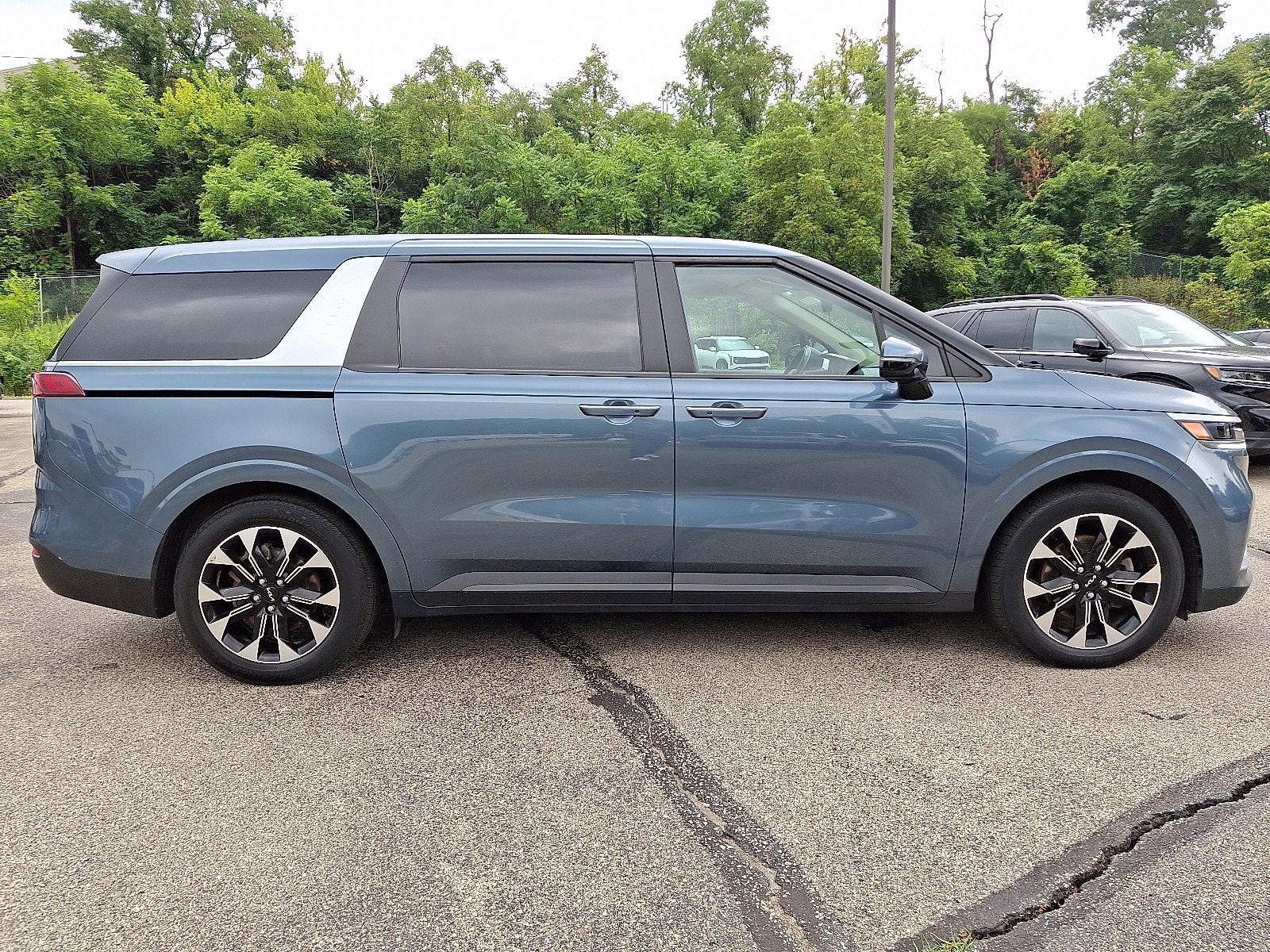 2024 Kia Carnival EX