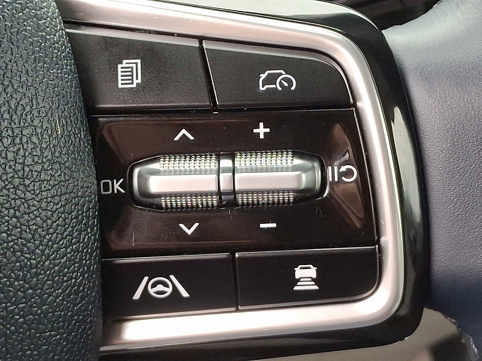 2025 Kia Carnival EX